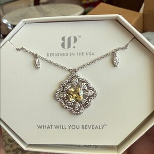 Bomb Party Neckline Negotiator lemon